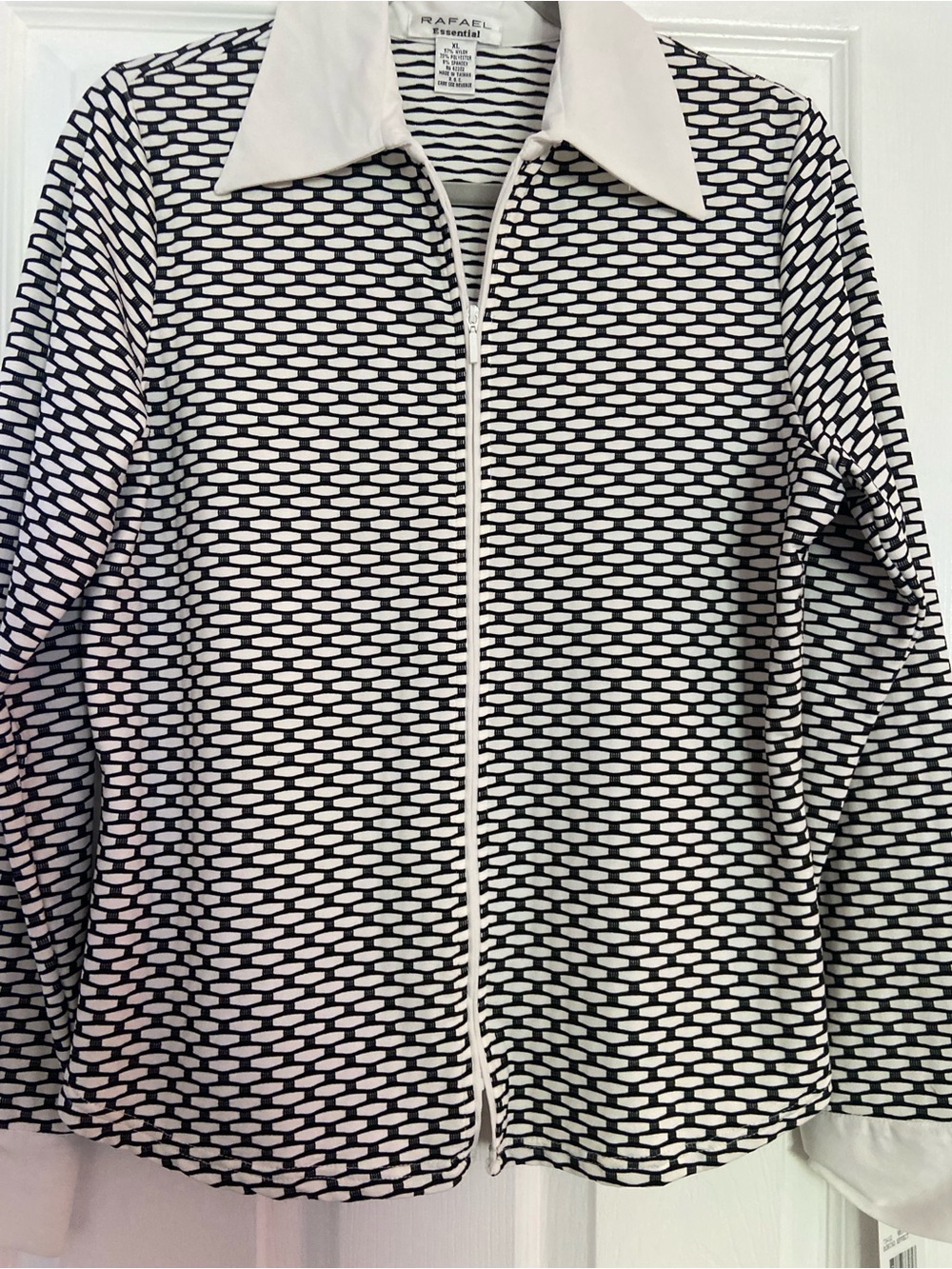 RAFAEL Black and White Patterned Zip Front Blouse
